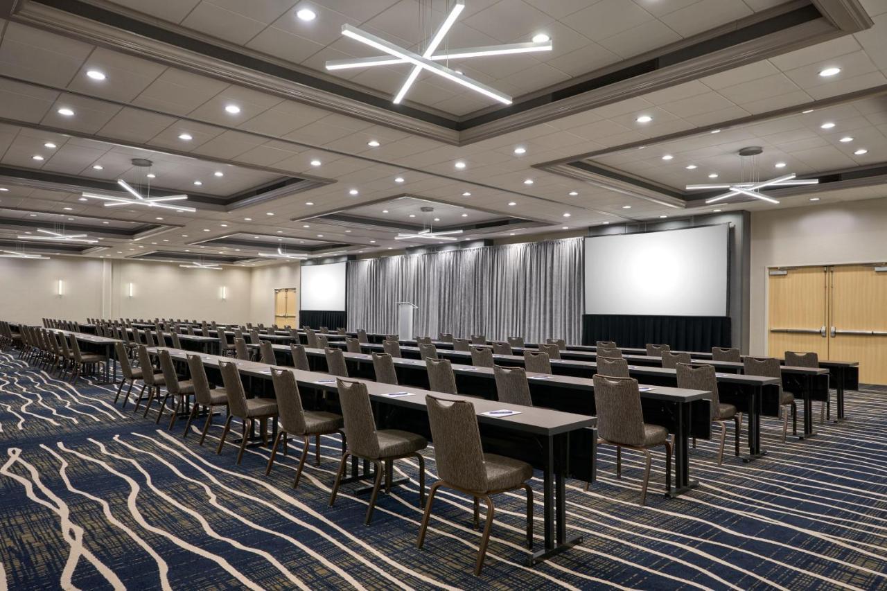 Delta Hotels By Marriott Minneapolis Northeast Экстерьер фото