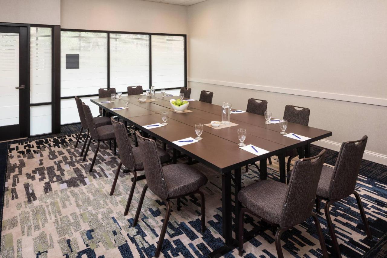 Delta Hotels By Marriott Minneapolis Northeast Экстерьер фото