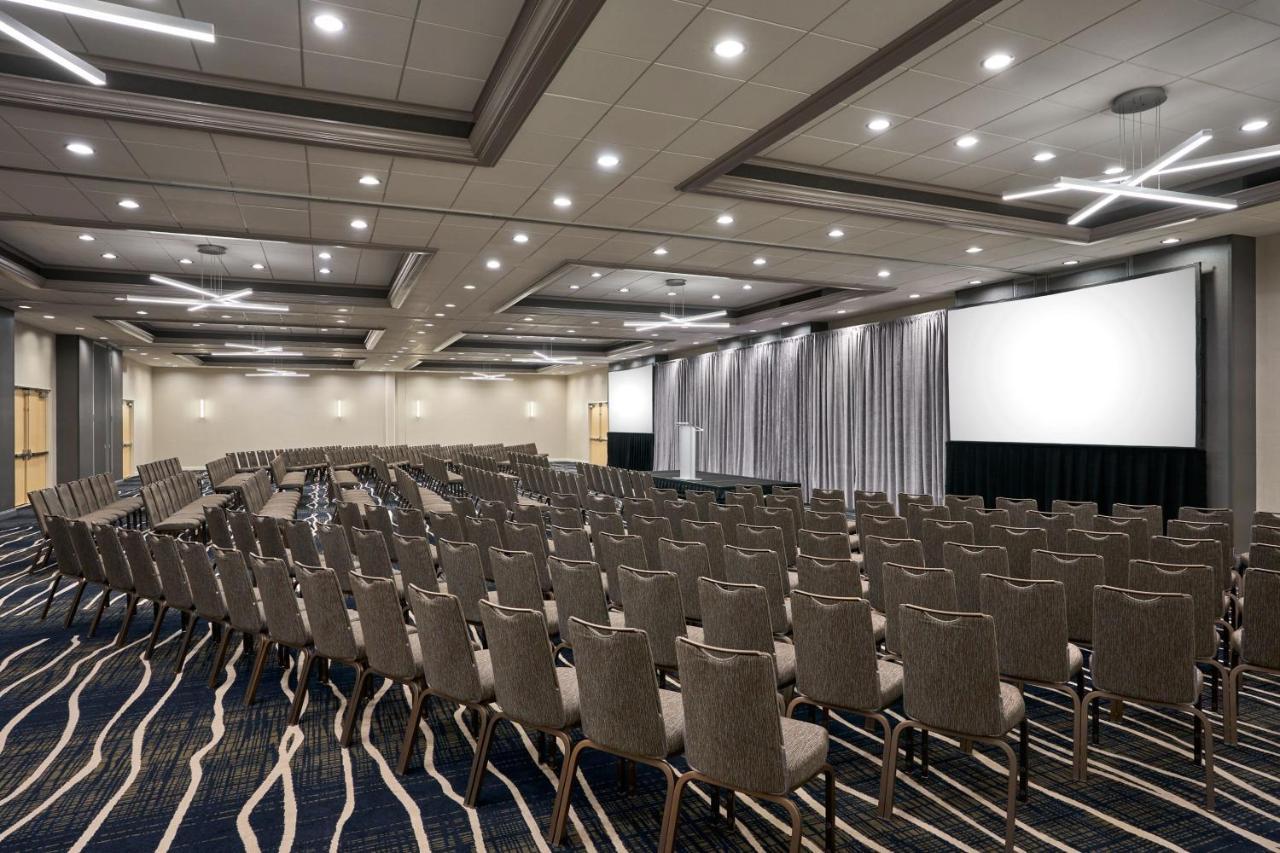 Delta Hotels By Marriott Minneapolis Northeast Экстерьер фото