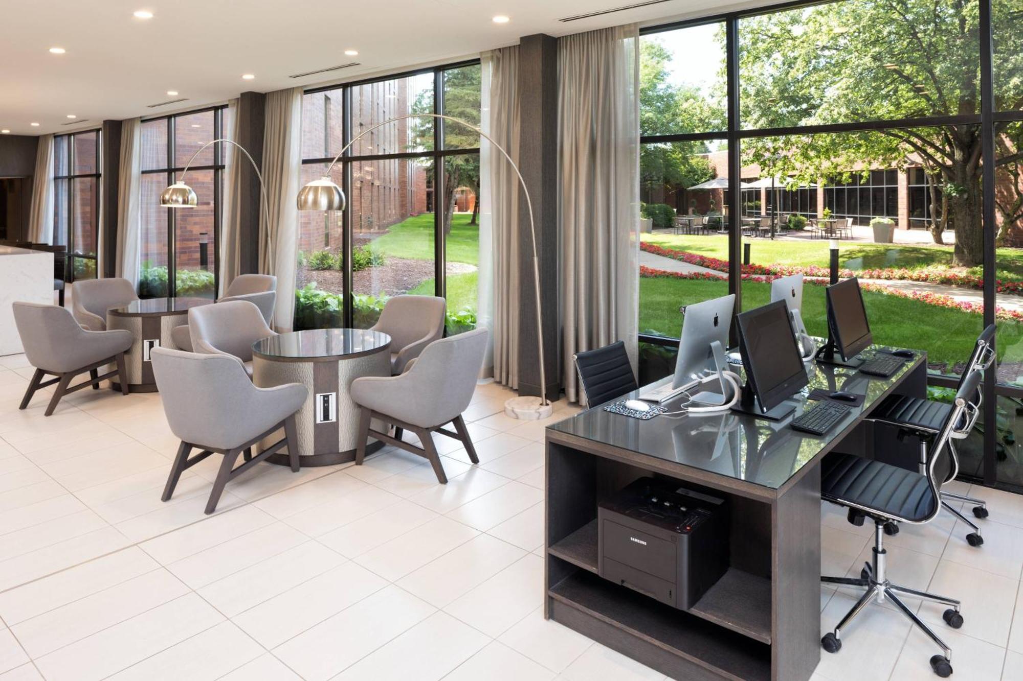 Delta Hotels By Marriott Minneapolis Northeast Экстерьер фото