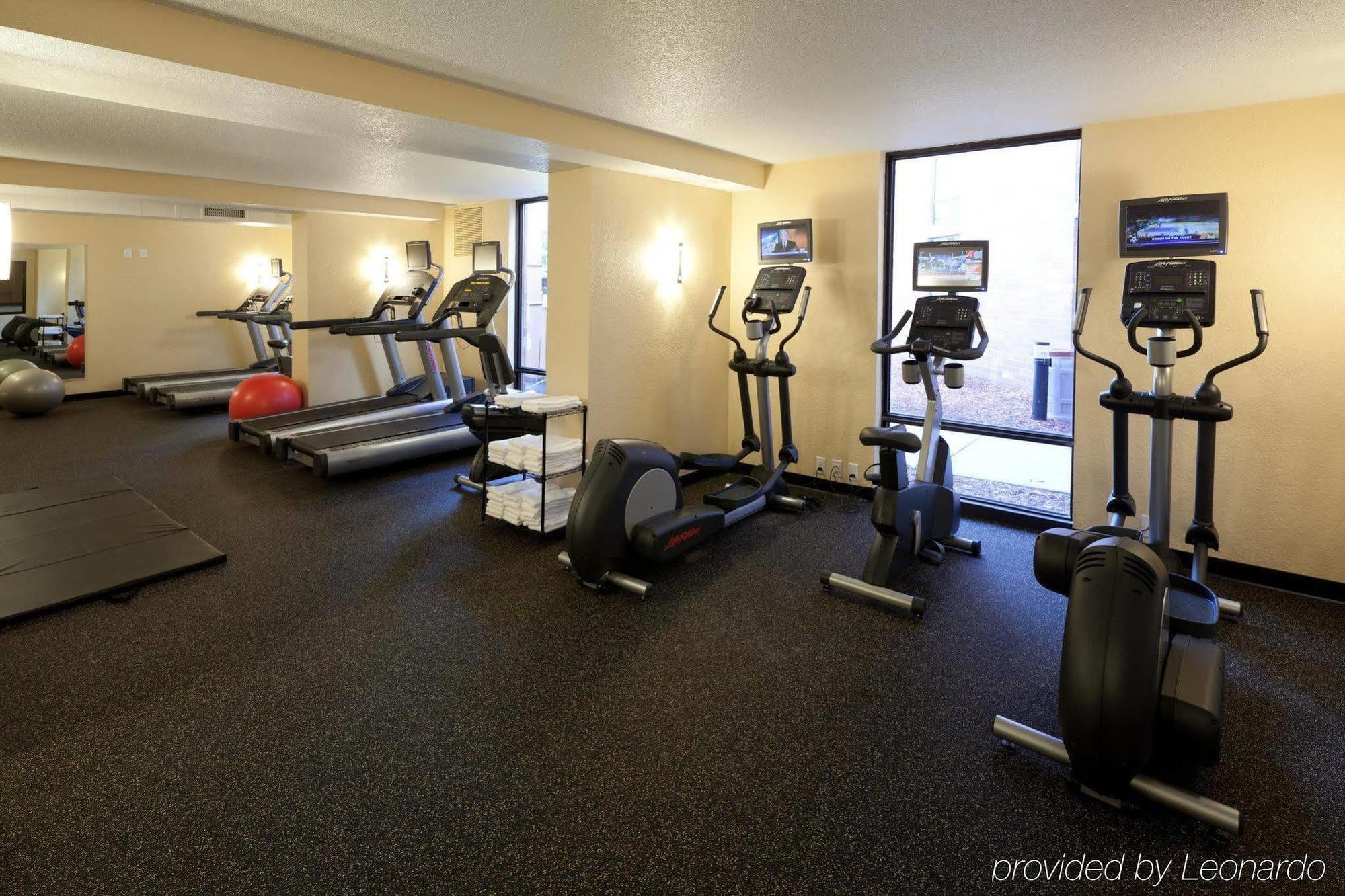 Delta Hotels By Marriott Minneapolis Northeast Экстерьер фото